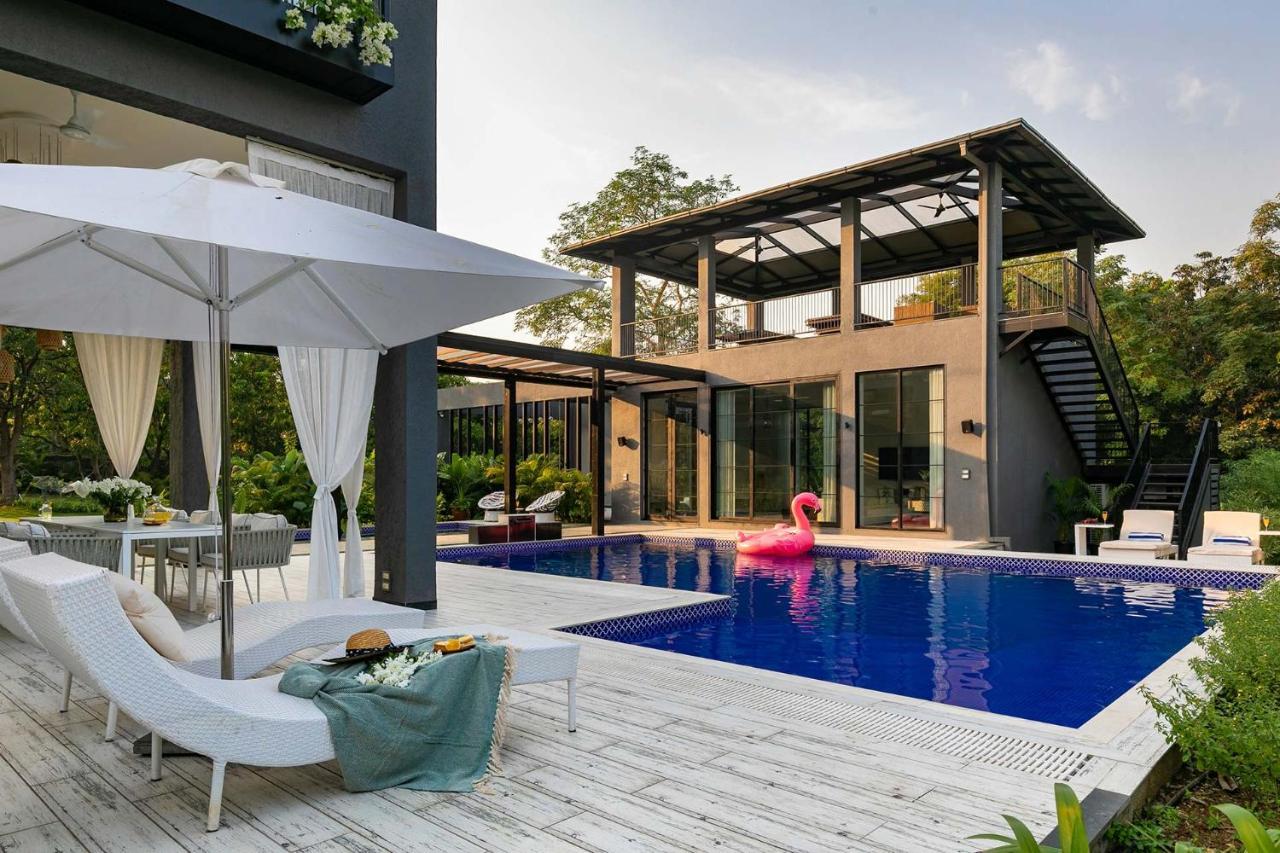 Stayvista At The Charcoal Villa Luxury Collection Alībāg Exterior foto